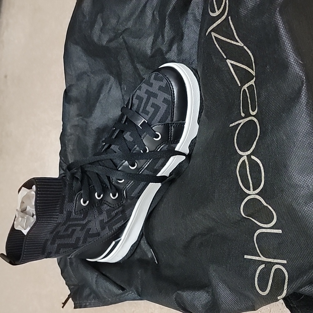 Tara hightop sneaker size 7